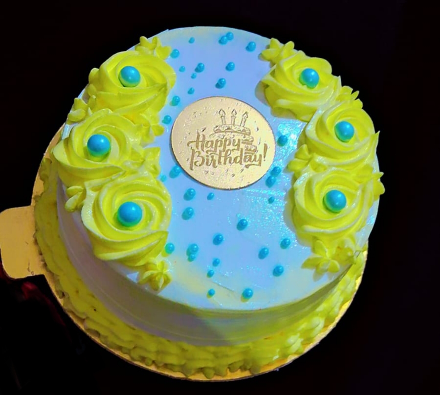 Pineapple Birthday Cake